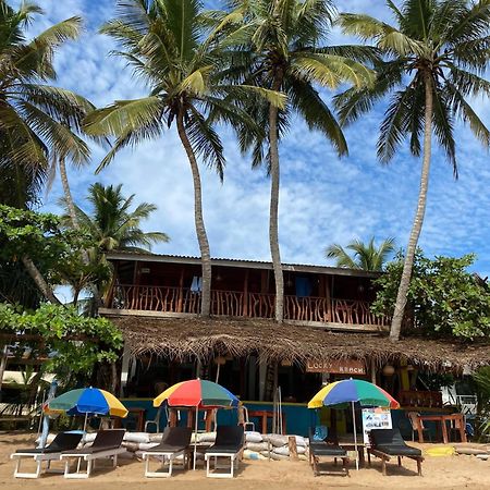 Lucky Sea Beach Hotel Tangalle Exteriör bild