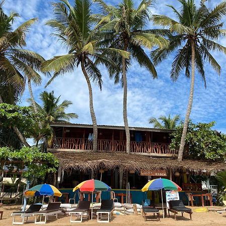 Lucky Sea Beach Hotel Tangalle Exteriör bild