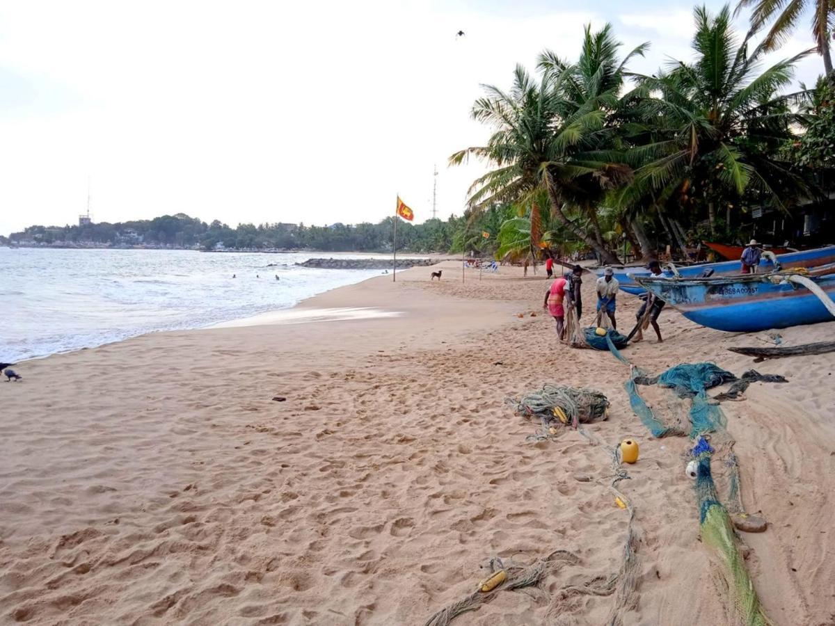 Lucky Sea Beach Hotel Tangalle Exteriör bild