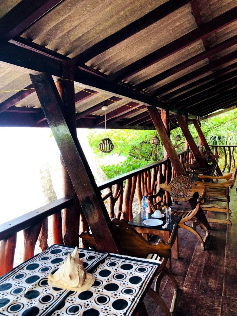 Lucky Sea Beach Hotel Tangalle Exteriör bild