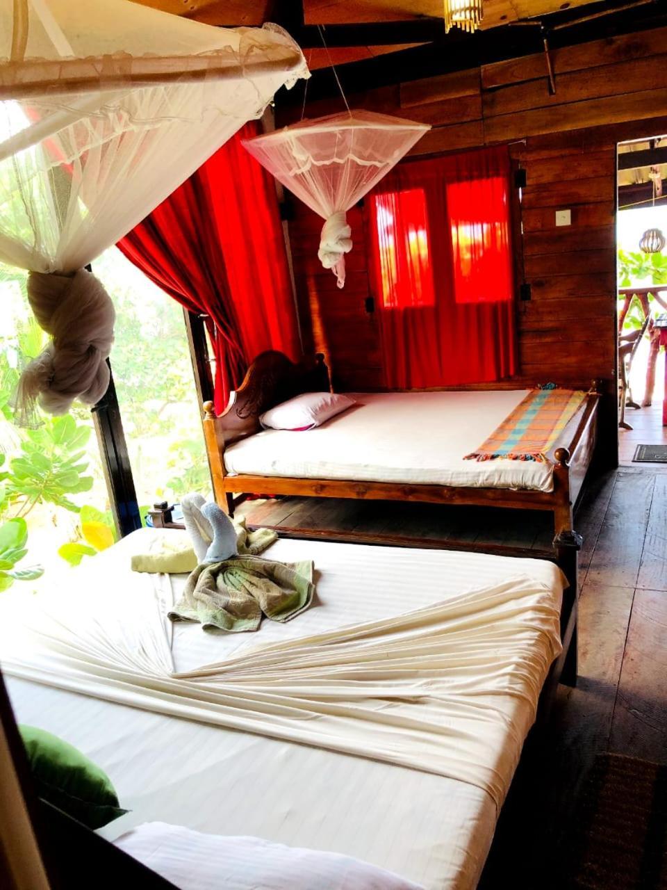 Lucky Sea Beach Hotel Tangalle Exteriör bild