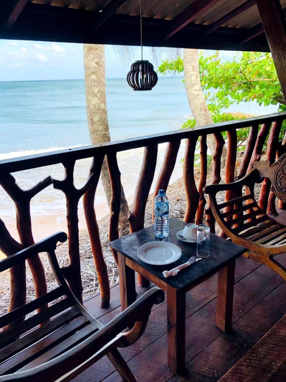 Lucky Sea Beach Hotel Tangalle Exteriör bild